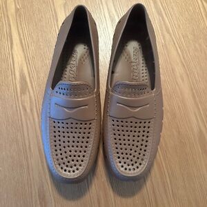 Floafers Country Club 2.0 in Driftwood Brown. Size 12.